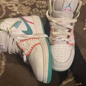 Jordan Retro 1 High Top (bigKids) White and Teal